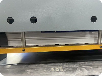 Auto Anti-collision System to avoid damage